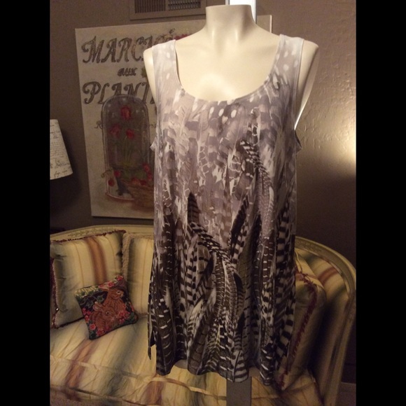 Susan Graver Tops - 💋 Susan Graver Feather Liquid Knit Tunic Tank M
